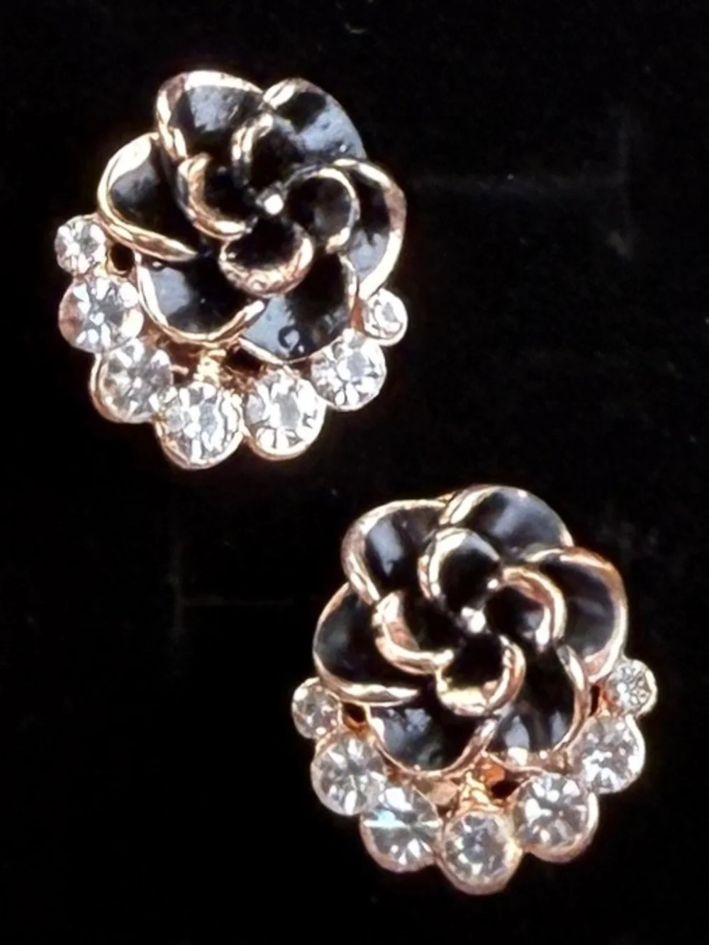 Gorgeous, weighted rose goldtone, bling costume pierced, flower earrings